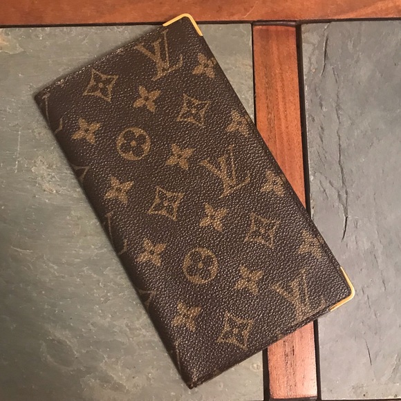 Louis Vuitton Handbags - 😍Beautiful Vintage Louis Vuitton Large Wallet!😍